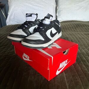 Nike Black and White Sneakers